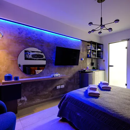 Fat Cow Apartment Larnaca